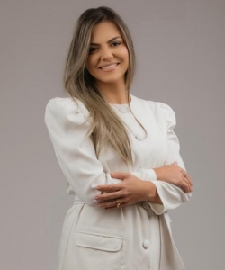 Dra. Thianne Brito Dra. Thianne Brito