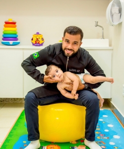 Dr. Rodrigo Alves Dr. Rodrigo Alves