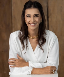 Dra. Lívia Franco Dra. Lívia Franco