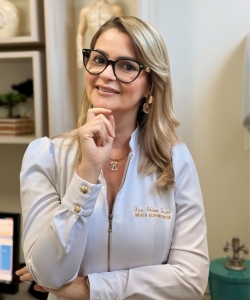 Dra. Vivian Ferraz Dra. Vivian Ferraz