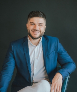 Dr. Davi Leal Dr. Davi Leal