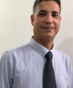 Dr. Augusto Nunes Dr. Augusto Nunes