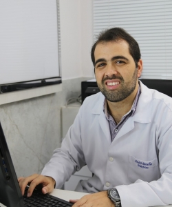 Dr. Andr Bezerra Botelho