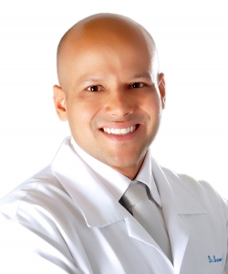 Dr. Luciano Cincura Dr. Luciano Cincura