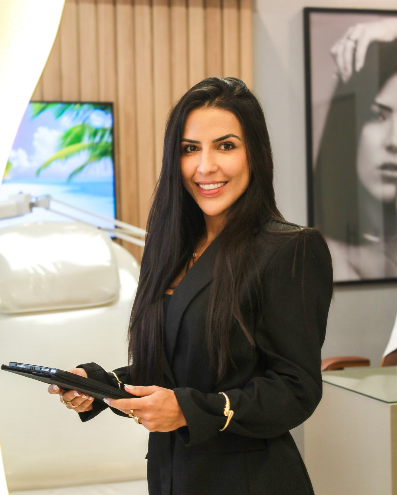 Dra. Monalisa Nunes de Andrade  Dra. Monalisa Nunes de Andrade